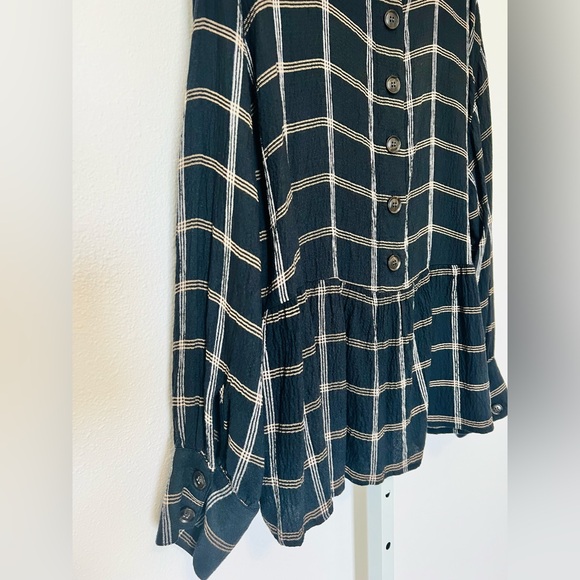 Madewell Button-Back Peplum Top in Plaid - Picture 5 of 7